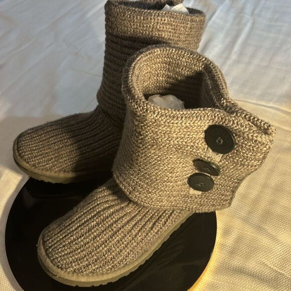 UGG Women’s Classic Cardy Knee High Sweater Boots Sz 7 Charcoal Gray Cozy Knit - Picture 1 of 10
